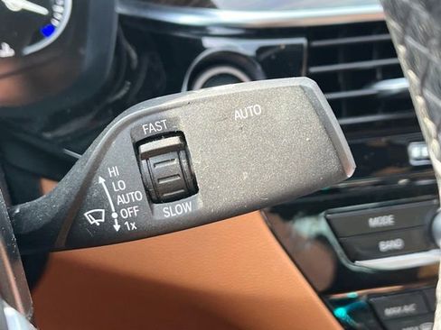 Used 2019 BMW 530i xDrive w/ Premium Package image 36