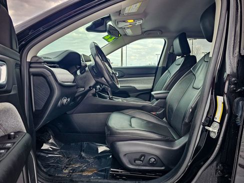 Used 2022 Jeep Compass Latitude image 12