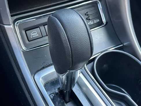 Used 2022 Subaru Ascent Limited w/ Technology Package image 25