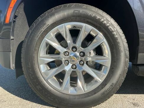 Used 2025 Chevrolet Suburban Premier w/ Sun And Tow Package AWD/4WD image 15