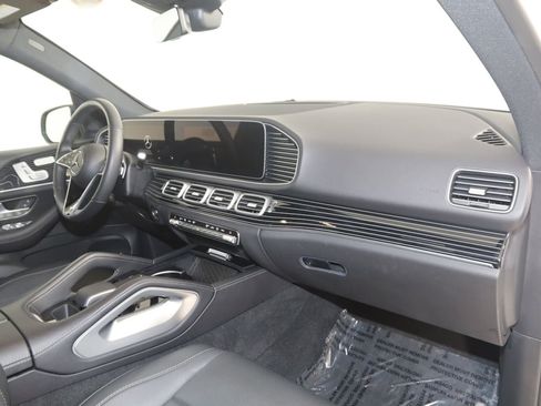 Used 2025 Mercedes-Benz GLE 450 4MATIC image 45