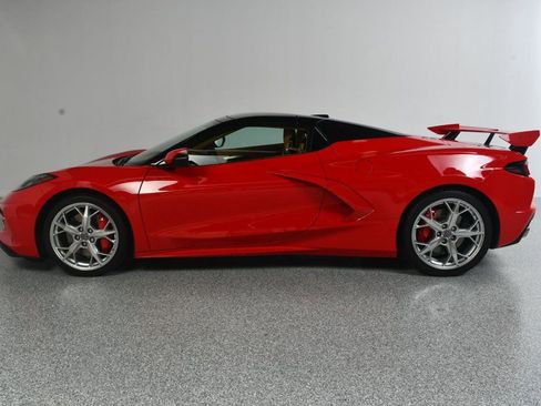 Used 2023 Chevrolet Corvette Stingray Premium Conv w/ Z51 Performance Package RWD image 3