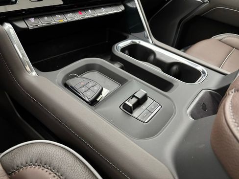 New 2025 GMC Sierra 2500 Denali w/ Denali Reserve Package image 32