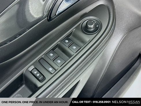 Used 2017 Buick Encore Essence FWD image 17