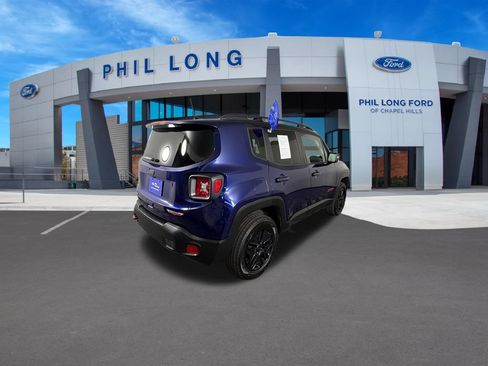 Used 2018 Jeep Renegade Trailhawk AWD/4WD image 5