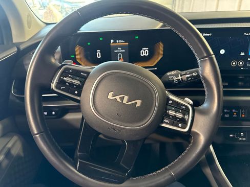 Used 2026 Kia Carnival LXS FWD image 23