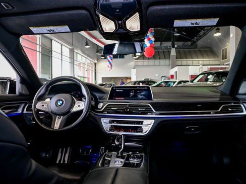 Used 2020 BMW 750i xDrive w/ Executive Package AWD/4WD image 33