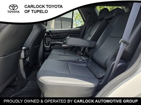 Used 2025 Toyota 4Runner TRD Off-Road Premium AWD/4WD image 22