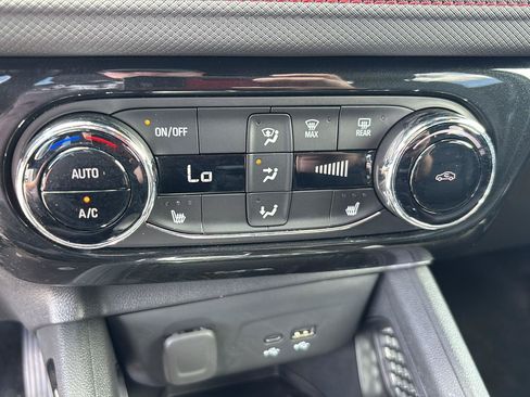 Used 2024 Chevrolet TrailBlazer RS w/ Convenience Package AWD/4WD image 27