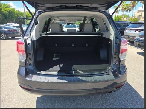 Used 2017 Subaru Forester 2.5i Limited AWD/4WD image 4