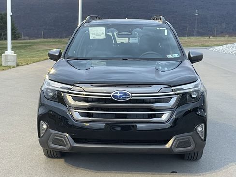 Used 2025 Subaru Forester Limited AWD/4WD image 6