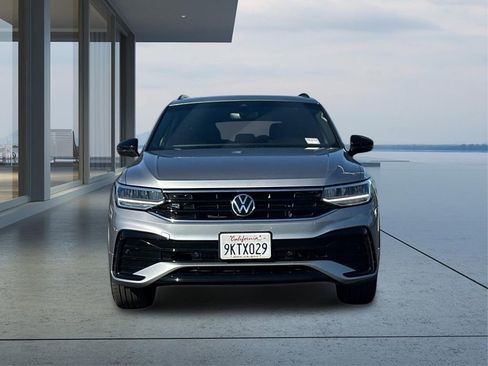 Used 2023 Volkswagen Tiguan SE R-Line image 9