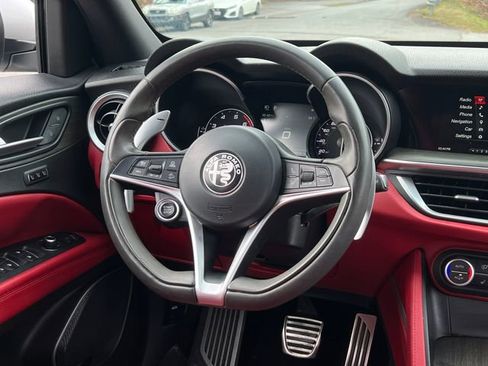 Used 2018 Alfa Romeo Stelvio Ti Sport image 16