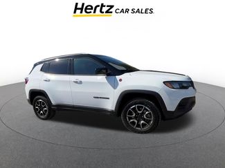 Used 2025 Jeep Compass Trailhawk video 1