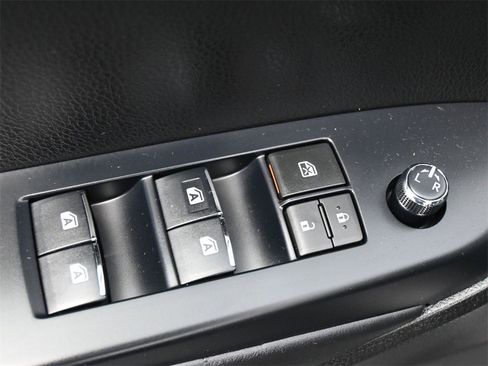 Used 2019 Toyota Highlander Limited image 3