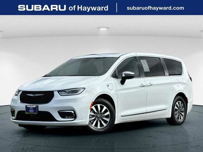Used 2023 Chrysler Pacifica Limited