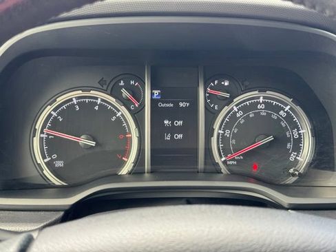 Used 2023 Toyota 4Runner TRD Off-Road Premium w/ Moonroof Package AWD/4WD image 32