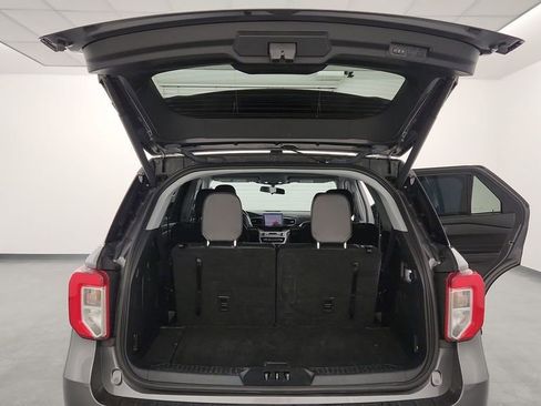 Used 2022 Ford Explorer XLT w/ Equipment Group 202A image 27