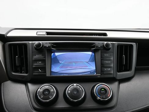 Used 2018 Toyota RAV4 LE w/ All Weather Liner Package AWD/4WD image 46