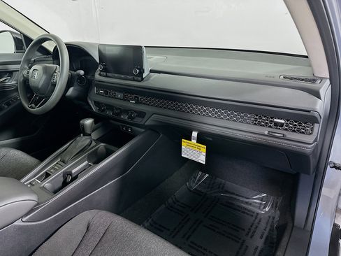 Used 2025 Honda Accord SE image 28