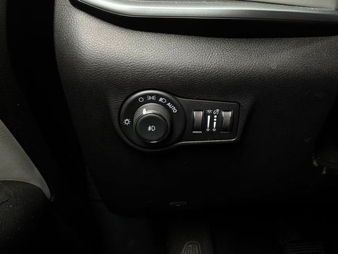 Used 2025 Jeep Compass Limited AWD/4WD image 22