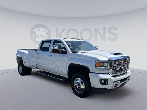 Used 2018 GMC Sierra 3500 Denali w/ Duramax Plus Package image 18