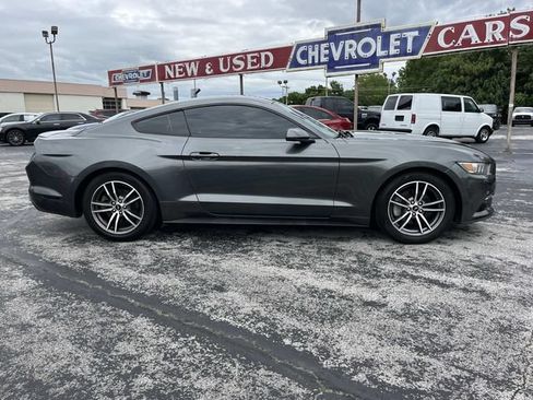 Used 2017 Ford Mustang Coupe RWD image 2