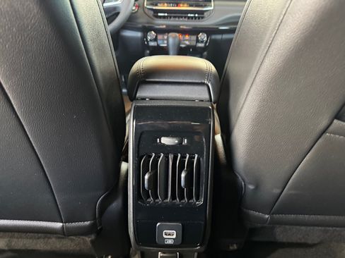 Used 2026 Jeep Compass Latitude AWD/4WD image 25