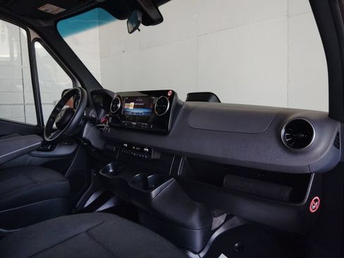 Used 2026 Mercedes-Benz Sprinter 2500 image 10