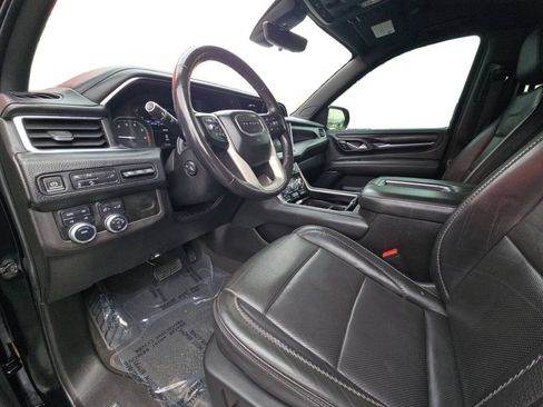 Used 2021 GMC Yukon Denali w/ Advanced Technology Package AWD/4WD image 13