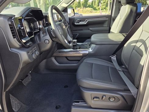 New 2026 Chevrolet Silverado 1500 LTZ w/ LTZ Premium Package AWD/4WD image 14