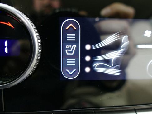 Used 2023 Genesis GV70 2.5T Select w/ Select Package image 13