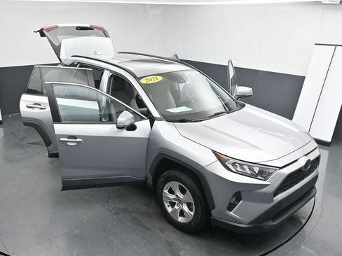 Used 2021 Toyota RAV4 XLE image 36