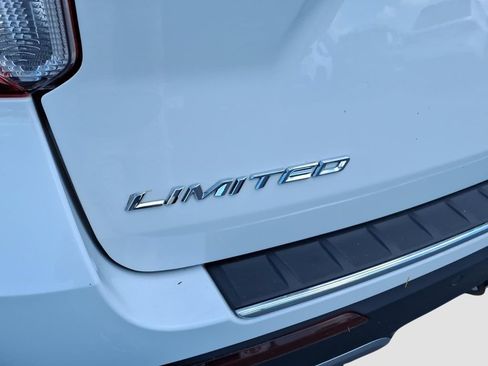 Used 2021 Ford Explorer Limited w/ Equipment Group 301A AWD/4WD image 9