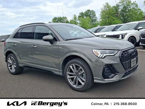 Used 2025 Audi Q3 2.0T Premium w/ Convenience Package AWD/4WD image 3