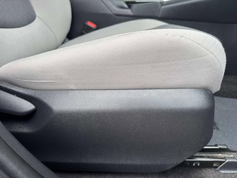 Used 2023 Toyota RAV4 XLE image 17