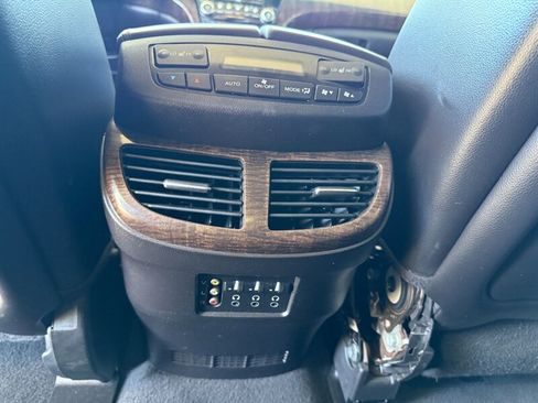 Used 2011 Acura MDX w/ Technology & Entertainment image 32
