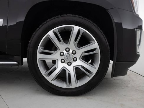 Used 2016 Cadillac Escalade Luxury AWD/4WD image 18