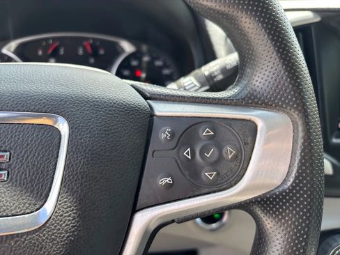 Used 2022 GMC Terrain SLE FWD image 15