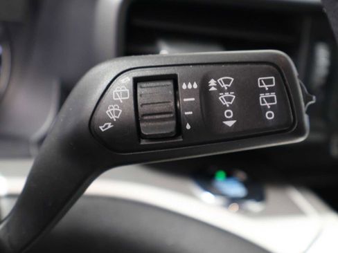 Used 2021 Ford Explorer XLT AWD/4WD image 26