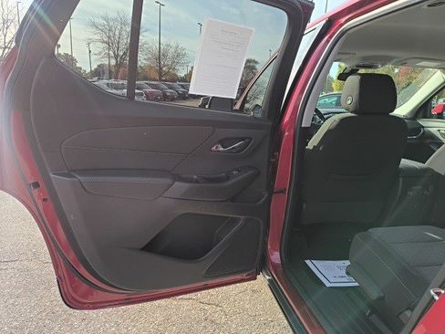 Used 2019 Chevrolet Traverse LT image 12