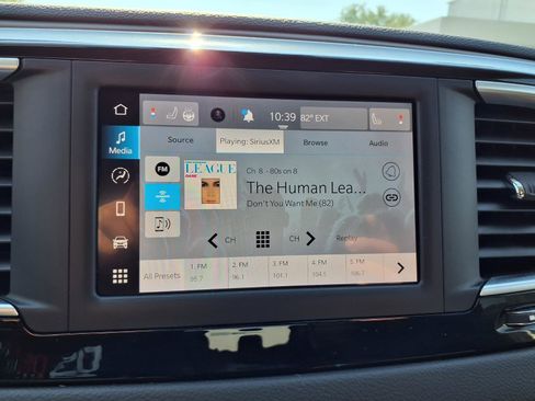 Used 2023 Chrysler Voyager LX FWD image 6