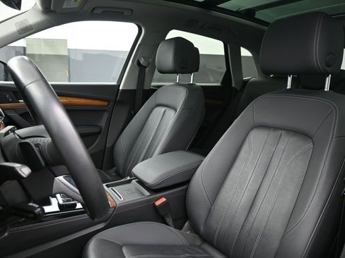 Used 2021 Audi Q5 e Premium Plus w/ Premium Plus Package AWD/4WD image 4