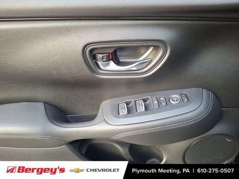 Used 2023 Honda HR-V EX-L image 15