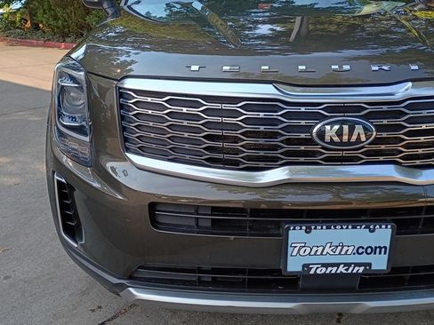 Used 2022 Kia Telluride EX w/ EX Premium Package AWD/4WD image 11
