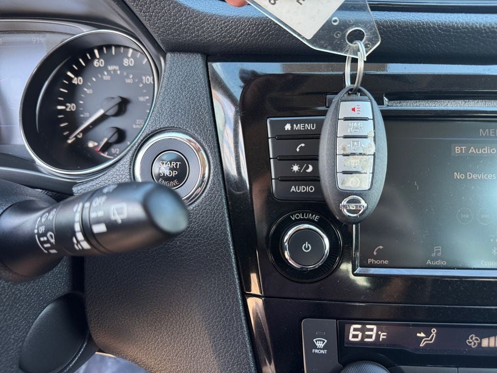 Used 2018 Nissan Rogue SV AWD/4WD image 28