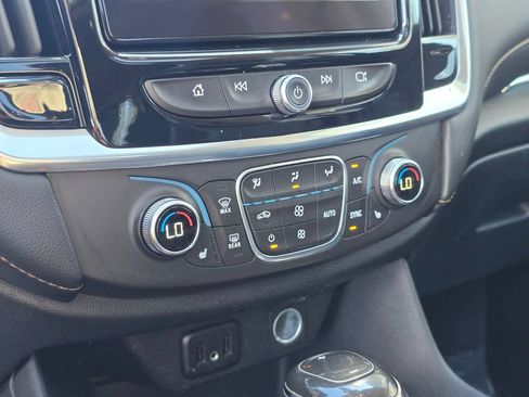 Used 2018 Chevrolet Traverse LT AWD/4WD image 25