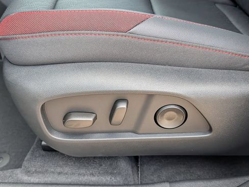 New 2027 Chevrolet Equinox RS w/ Convenience Package III FWD image 12