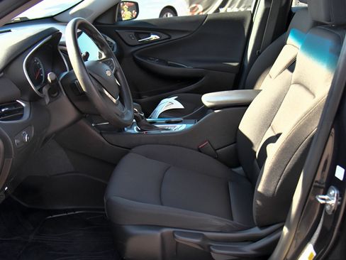 Used 2022 Chevrolet Malibu LS FWD image 16