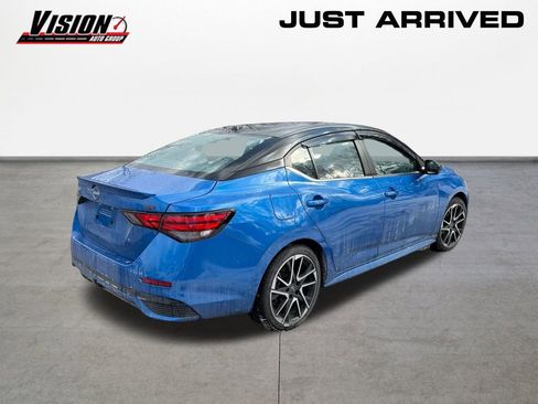 Used 2025 Nissan Sentra SR w/ SR Premium Package image 5